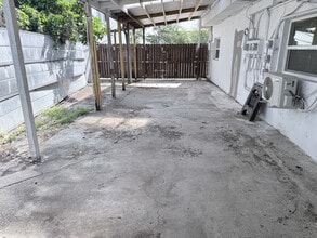 2400 25th St N, Saint Petersburg, FL for sale Interior Photo- Image 1 of 11