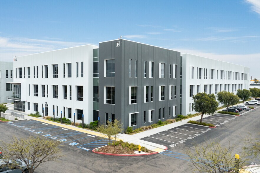 Office in San Diego, CA for lease - Building Photo - Image 1 of 12