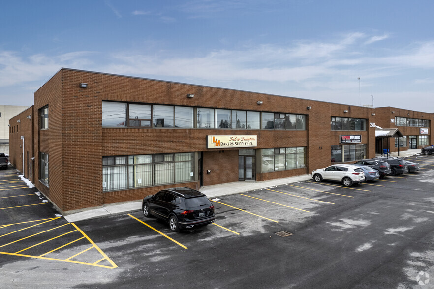 2501 Steeles Ave W, Toronto, ON for lease - Building Photo - Image 1 of 4