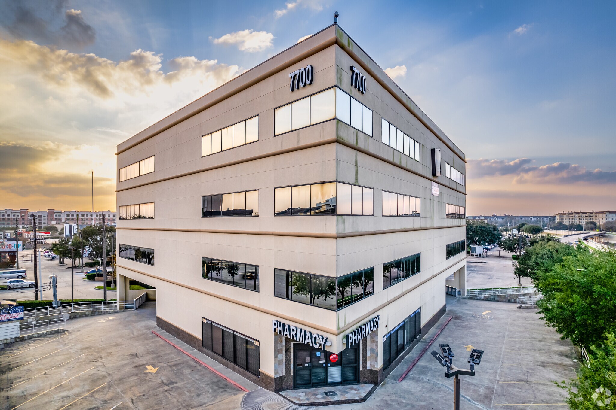 7700 Main St, Houston, TX à louer Photo du bâtiment- Image 1 de 5