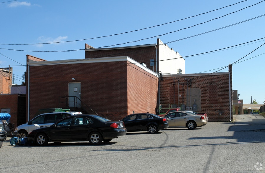 106-108 S Main St, Mount Holly, NC for lease - Building Photo - Image 2 of 4