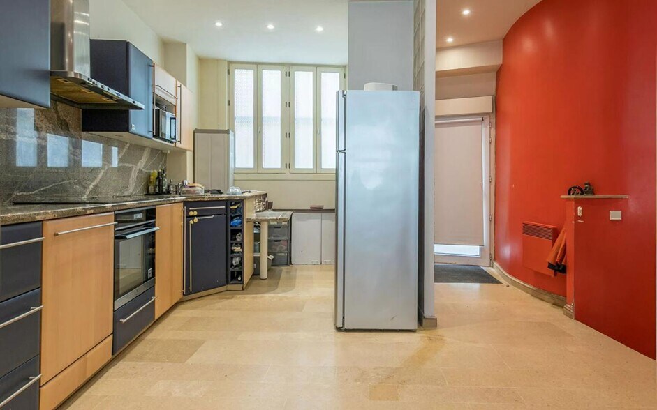 Immeuble residentiel dans Paris à vendre - Photo du bâtiment - Image 3 de 7
