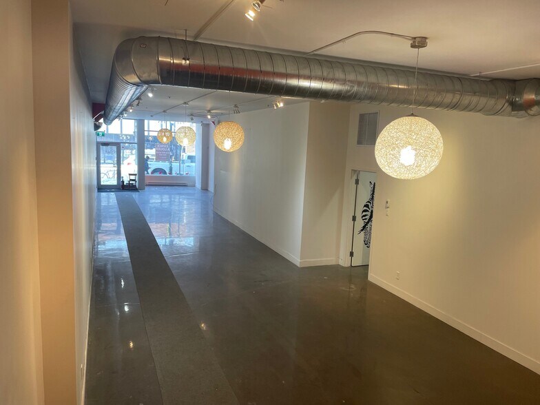 3434-3438 Rue Notre-Dame O, Montréal, QC à louer - Photo du bâtiment - Image 2 de 8