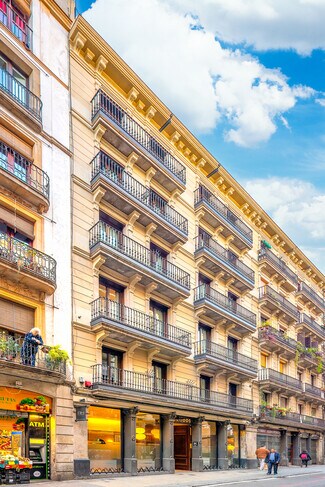 Plus de détails pour Multi-résidentiel à vendre