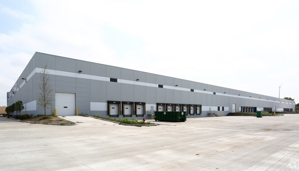 901-939 E Park Ave, Libertyville, IL à louer - Photo du bâtiment - Image 2 de 12