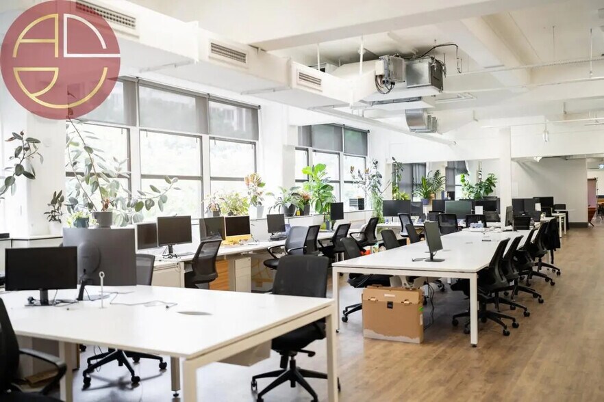 Office in Labège for lease - Interior Photo - Image 1 of 3