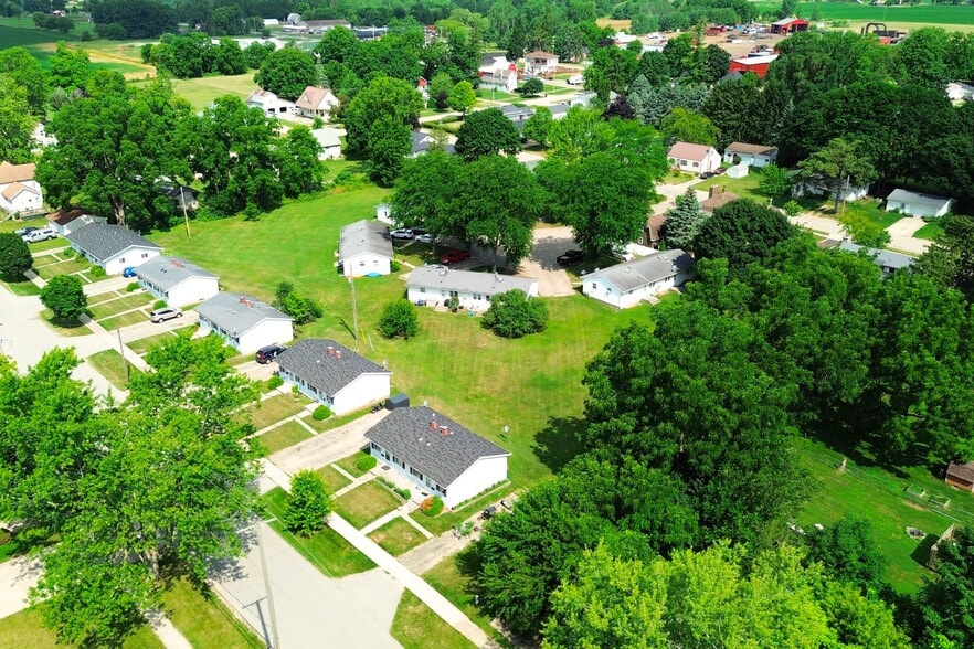 1030 Te Ann Ct, Lake Odessa, MI for sale - Building Photo - Image 3 of 14