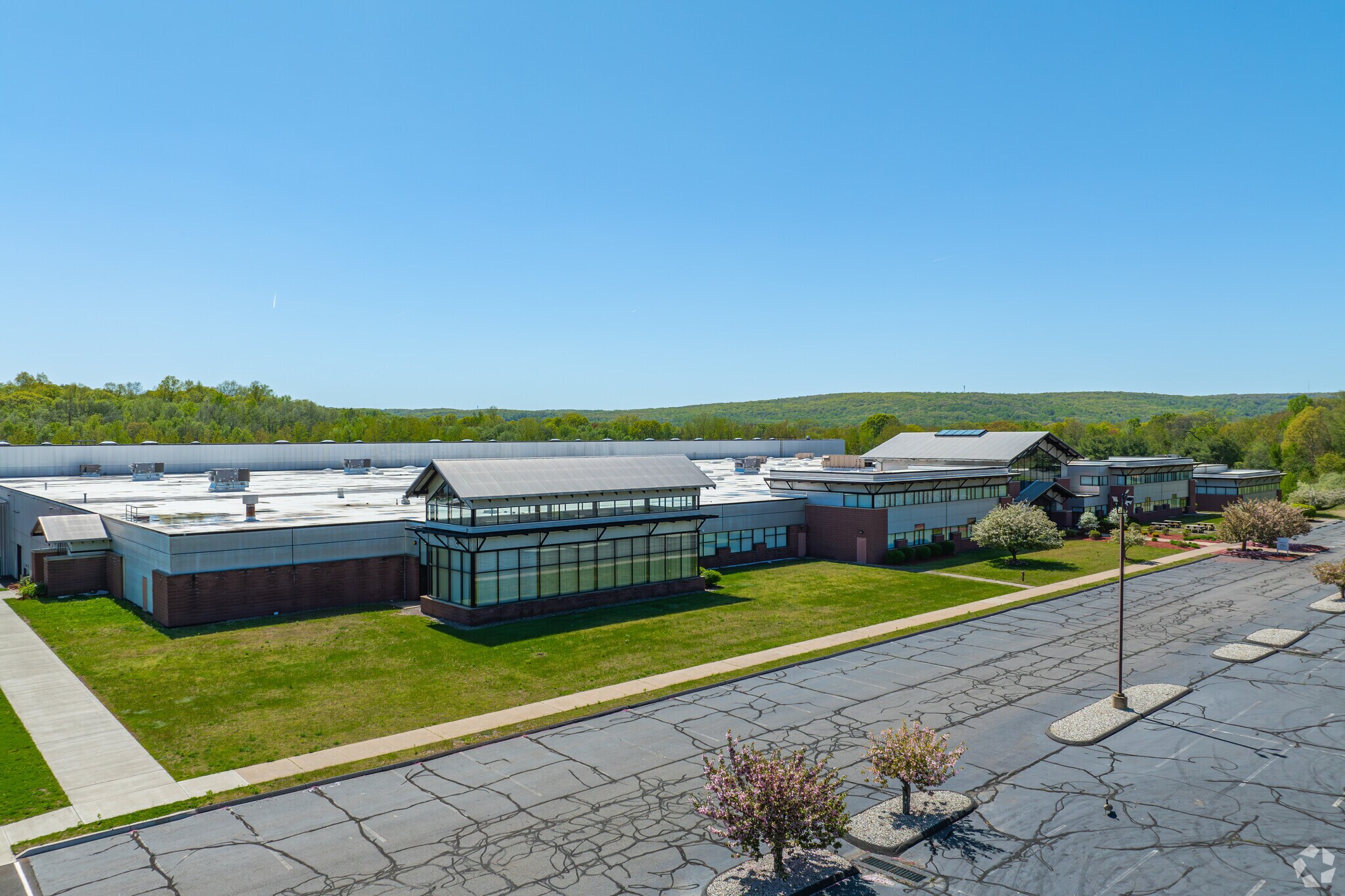 181 W Johnson Ave, Cheshire, CT for lease Primary Photo- Image 1 of 7