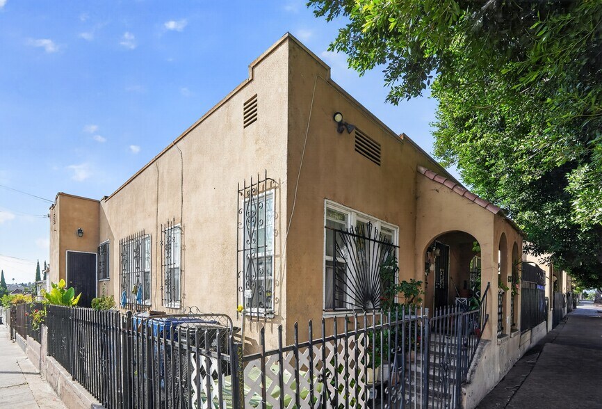 620-628 N Fickett St, Los Angeles, CA à vendre - Photo du bâtiment - Image 2 de 10