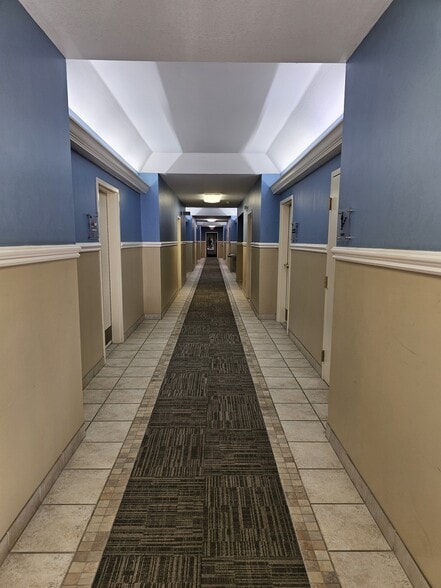 3425 Executive Pky, Toledo, OH for lease - Building Photo - Image 3 of 8