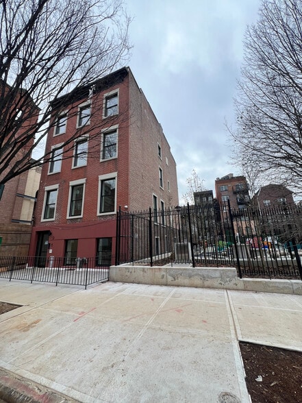 96 S 9th St, Brooklyn, NY for sale - Building Photo - Image 1 of 1