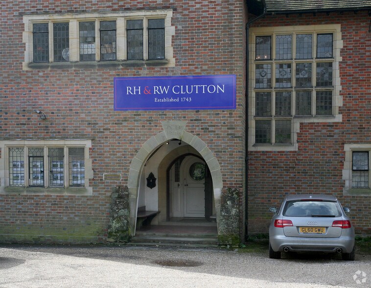 92 High St, East Grinstead à louer - Photo du bâtiment - Image 3 de 4