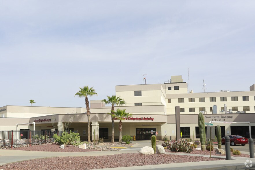 1980 W Hospital Dr, Tucson, AZ à vendre - Photo du bâtiment - Image 2 de 2
