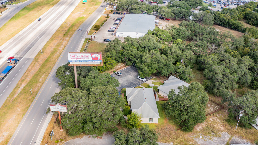 31320-1 W IH-10, Boerne, TX for sale - Building Photo - Image 3 of 14