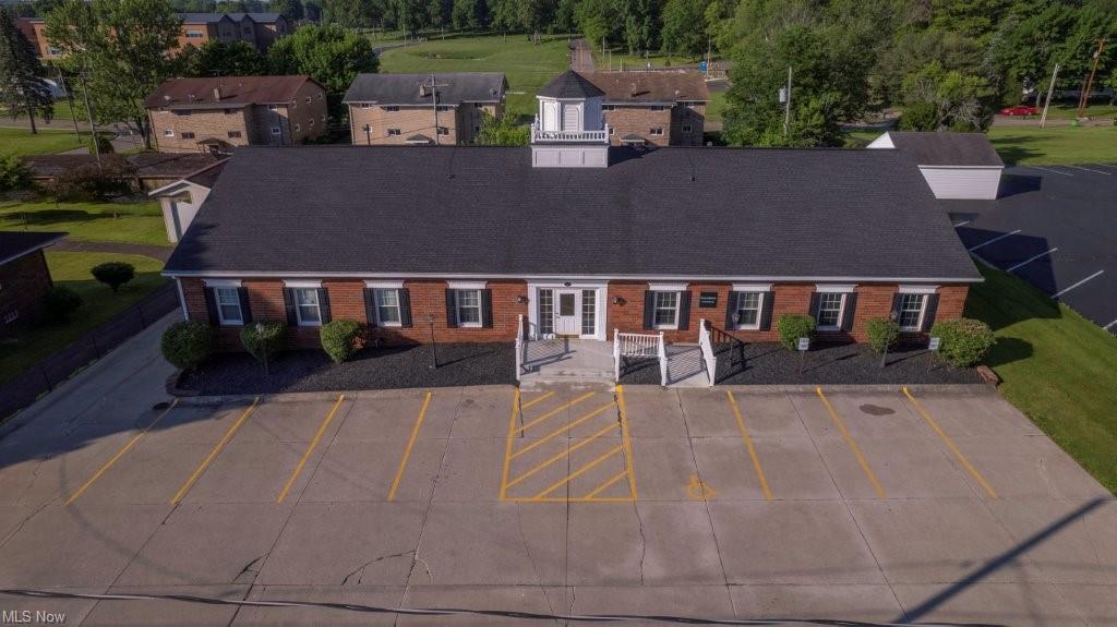 450 W Maple Ave, Hartville, OH for lease Building Photo- Image 1 of 13