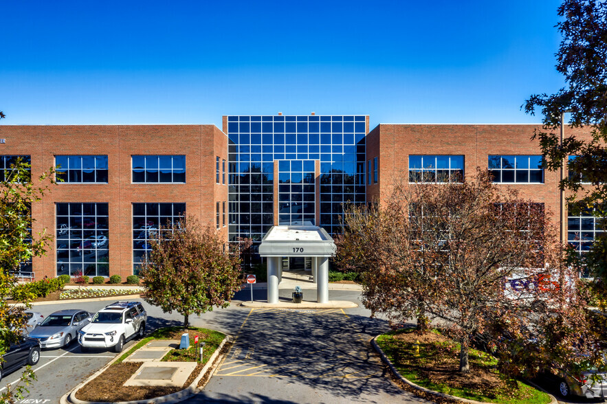 170-A Medical Park Road, Mooresville, NC for lease - Building Photo - Image 3 of 7