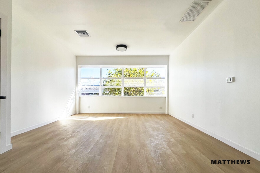 195 S Beverly Dr, Beverly Hills, CA for lease - Building Photo - Image 2 of 3