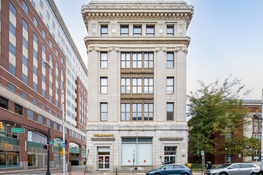 95 River St, Hoboken, NJ à louer - Photo du bâtiment - Image 2 de 9