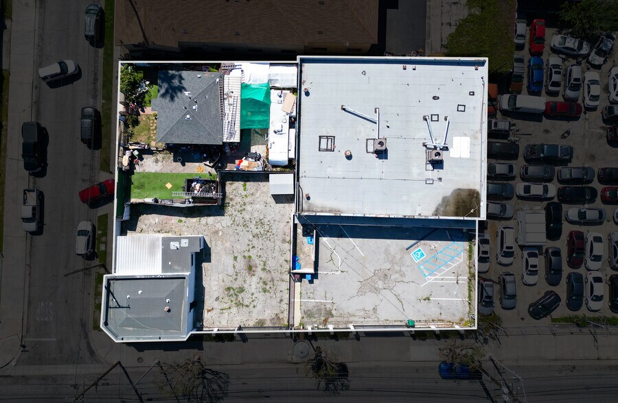 1301-1307 N. Long Beach, Compton 2 lots portefeuille de 2 propriétés à vendre sur LoopNet.ca - Photo du bâtiment - Image 2 de 21