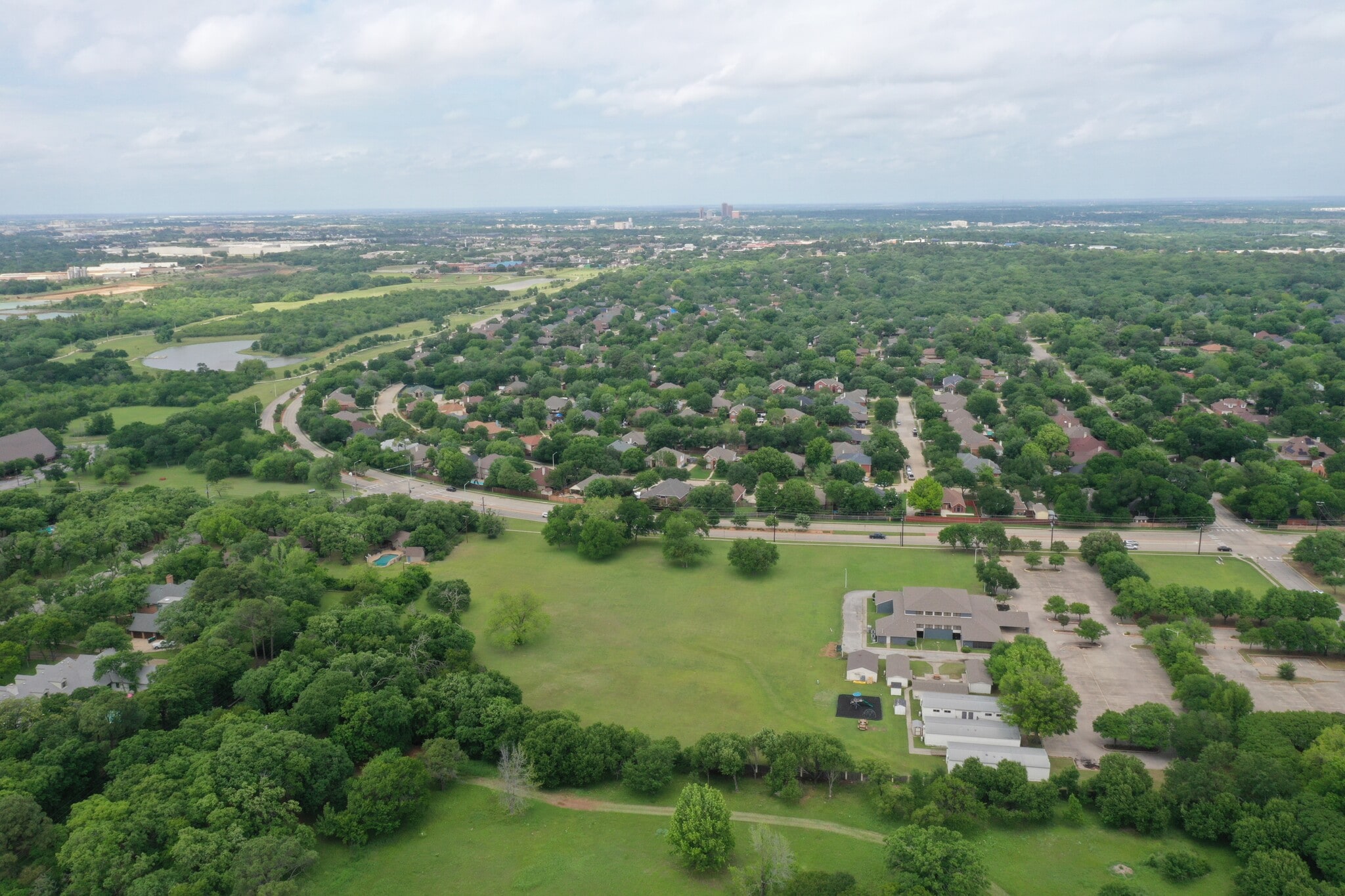 1010 Teasley ln, Denton, TX à vendre Photo du bâtiment- Image 1 de 5