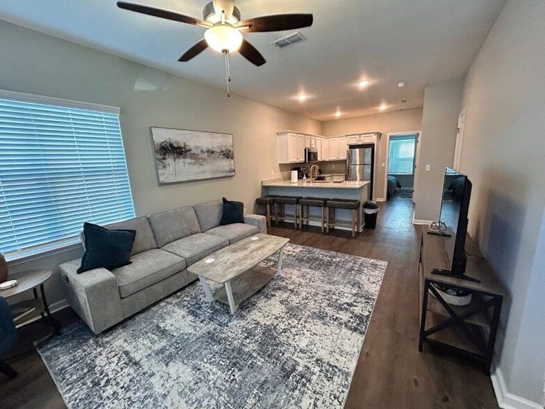 2282 Del Carmel Way, Tallahassee, FL à vendre - Photo du bâtiment - Image 2 de 13