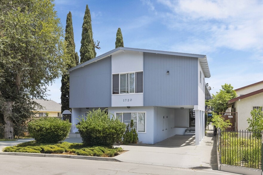 1720 Cerritos Ave, Long Beach, CA for sale - Building Photo - Image 1 of 22