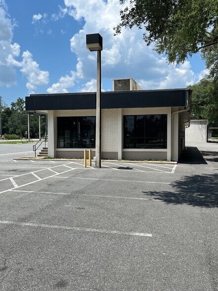 1485 Blountstown Hwy, Tallahassee, FL à louer - Photo du bâtiment - Image 3 de 5