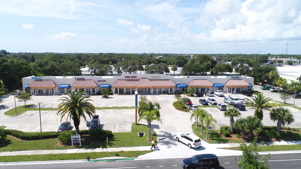 703-725 17th St, Vero Beach, FL à vendre - Photo du bâtiment - Image 1 de 1