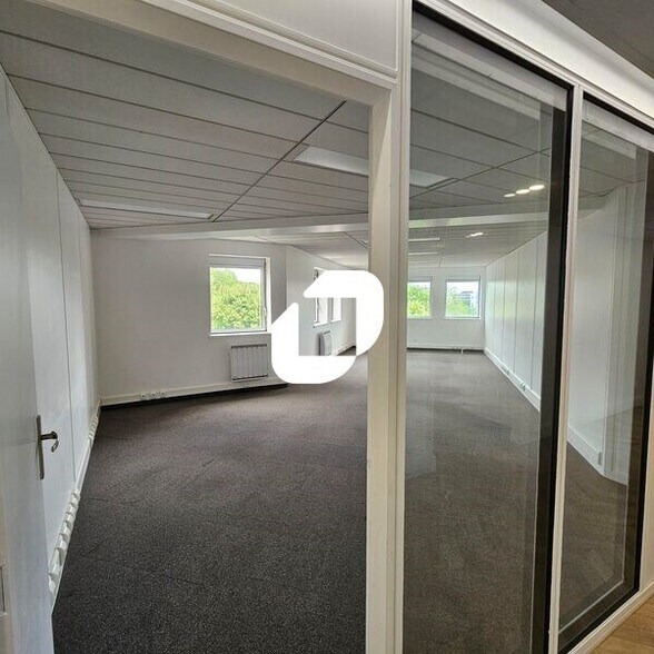 Office in Meudon for sale - Interior Photo - Image 2 of 11