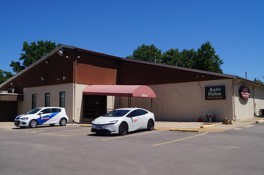 1825 Lemay Ferry Rd, Lemay, MO for sale - Building Photo - Image 1 of 1