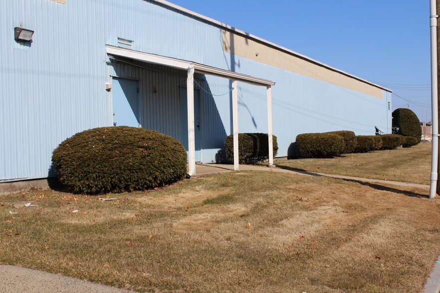 237 Memorial Dr, Springfield, MA for lease - Building Photo - Image 3 of 3