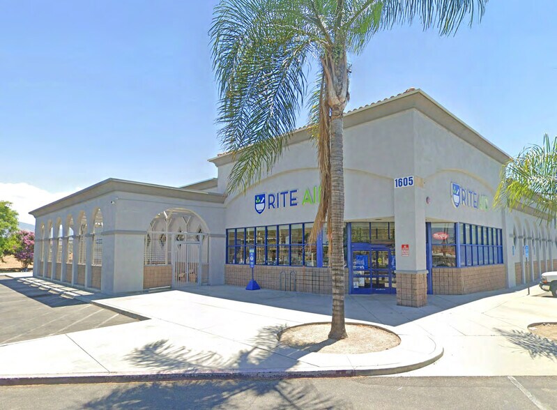 1605 S San Jacinto Ave, San Jacinto, CA à louer - Photo du bâtiment - Image 2 de 3