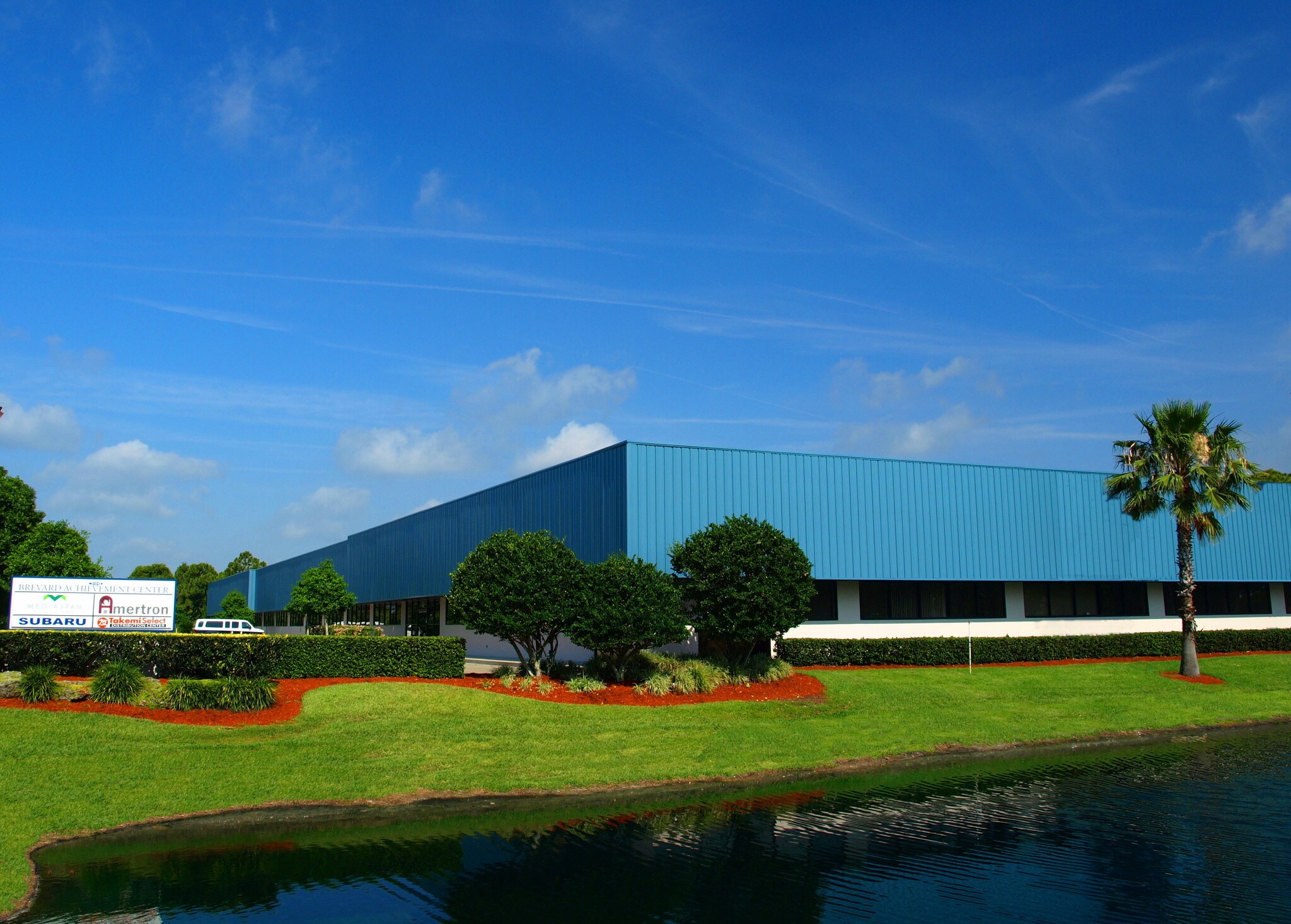 300 North Dr, Melbourne, FL à vendre Photo du bâtiment- Image 1 de 1