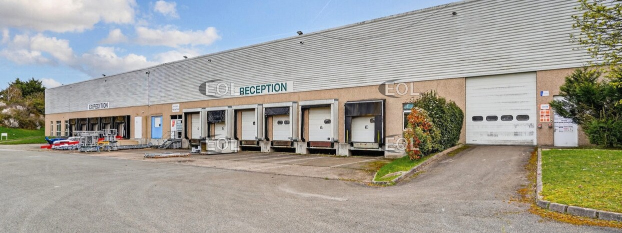 Industrial in Coignières for lease Building Photo- Image 1 of 2