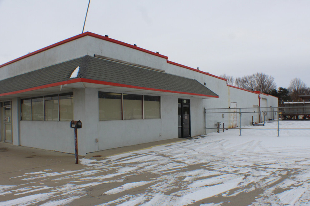 2026 W 6th Ave, Emporia, KS for sale Primary Photo- Image 1 of 1