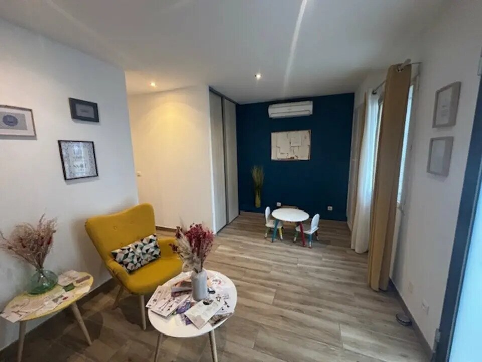 Office in Saint-Étienne-du-Grès for sale Interior Photo- Image 1 of 7