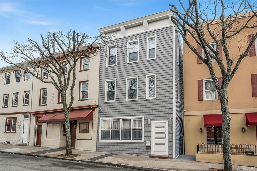 132 Cortlandt St, Tarrytown, NY for sale - Building Photo - Image 2 of 13