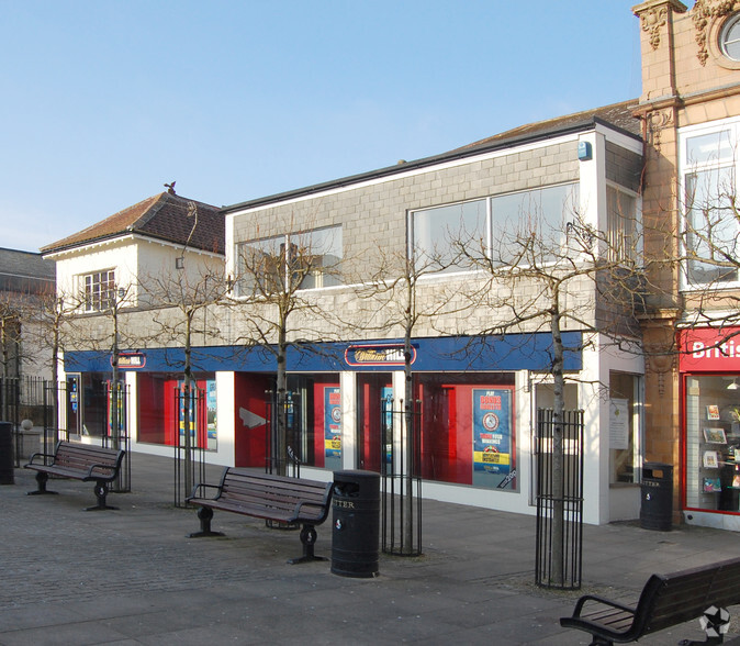 1-5 Commercial Sq, Camborne for lease - Primary Photo - Image 1 of 7