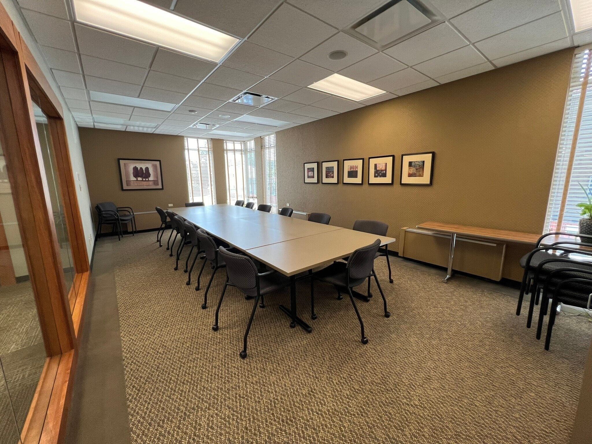 417 Monroe Ave, Green Bay, WI for lease Interior Photo- Image 1 of 14