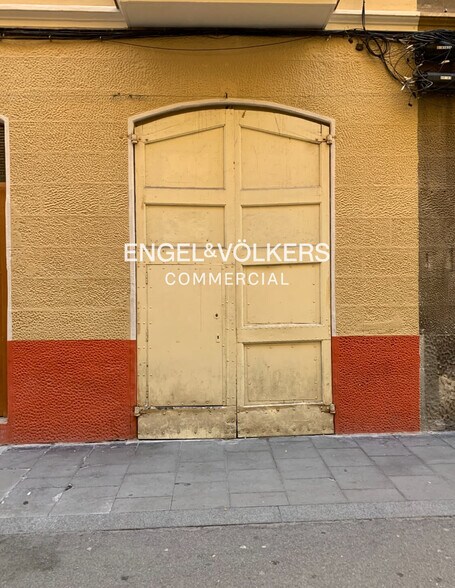 Commerce de détail dans Barcelone, Barcelona à louer - Photo du bâtiment - Image 3 de 3