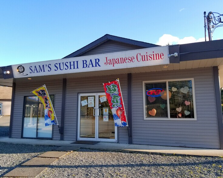 890 Wembley Rd, Parksville, BC for sale - Primary Photo - Image 1 of 1