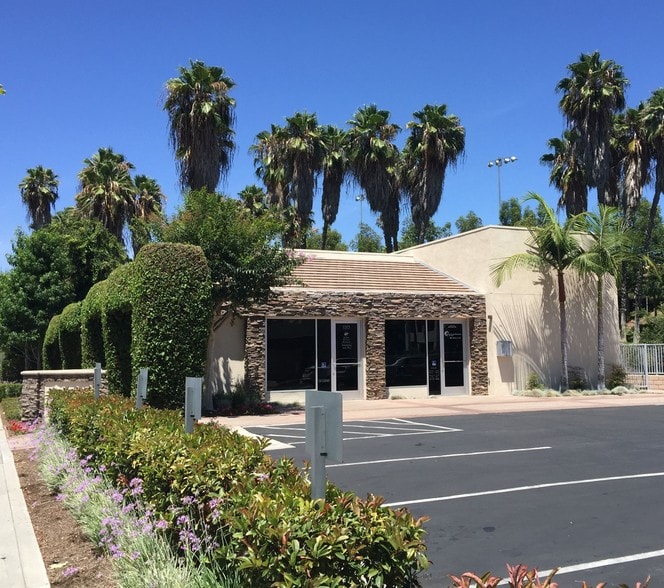 1460 N Harbor Blvd, Fullerton, CA for sale - Primary Photo - Image 1 of 3