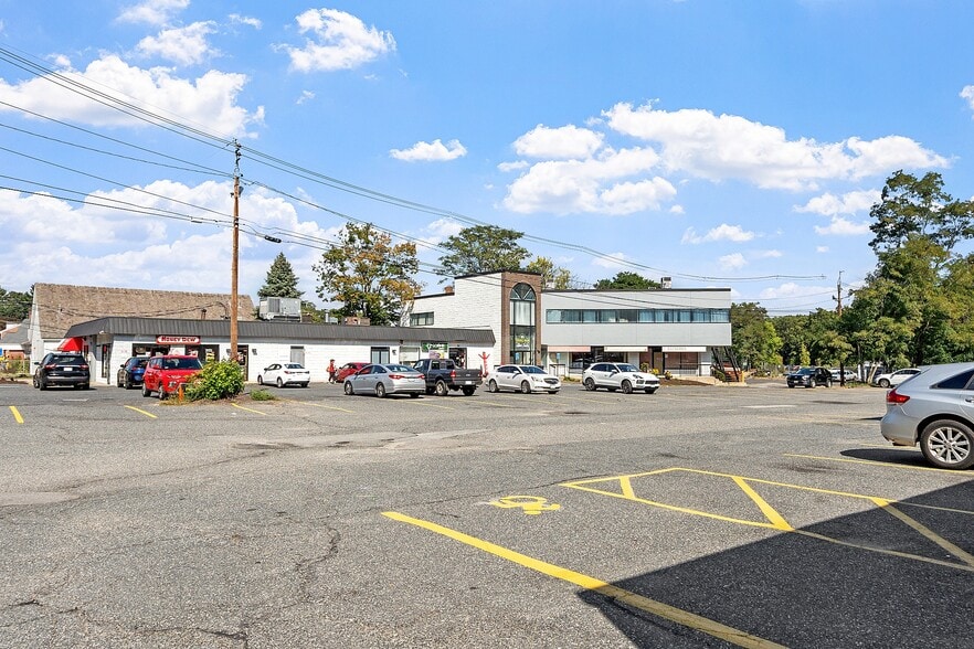 861 Edgell Rd, Framingham, MA for lease - Building Photo - Image 2 of 30