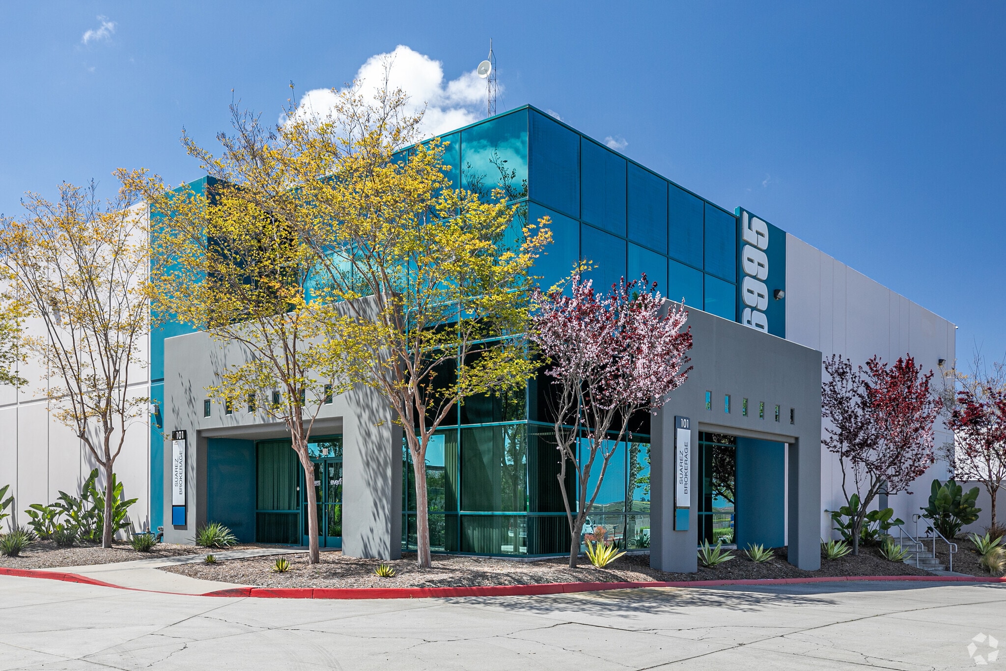 6995 Calle De Linea, San Diego, CA for lease Primary Photo- Image 1 of 8