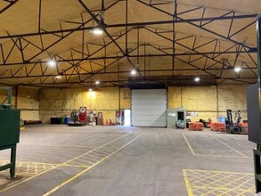 Almondbank, Perth for lease Interior Photo- Image 1 of 4