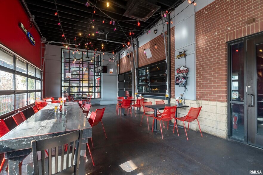 2310 Reed Station Pky, Carbondale, IL à vendre - Photo intérieure - Image 2 de 6