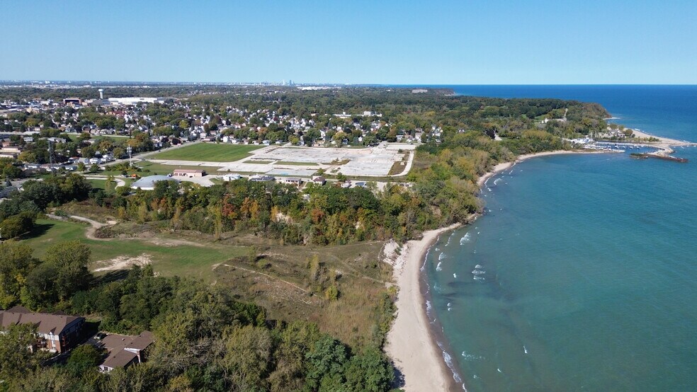 315 Marion Ave, South Milwaukee, WI à vendre - Aérien - Image 2 de 3