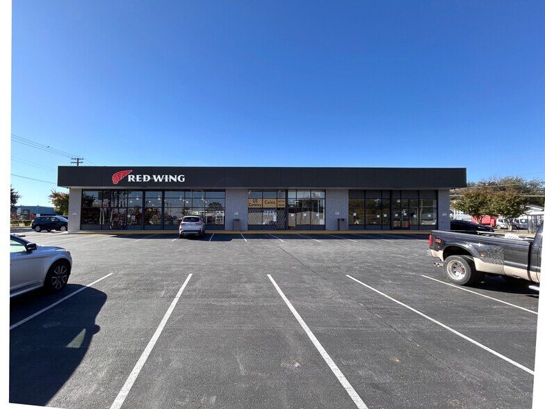 7108-7112 Ritchie Hwy, Glen Burnie, MD à louer - Photo du bâtiment - Image 2 de 4