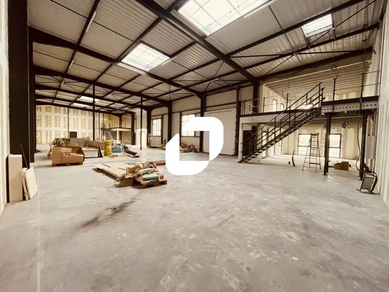 Office in Décines-Charpieu for lease - Interior Photo - Image 3 of 14