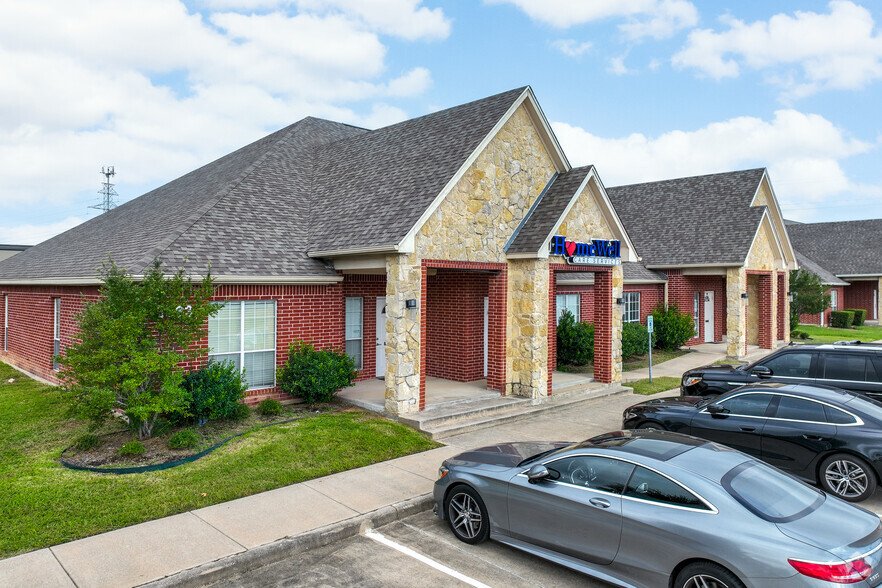 5583 Davis Blvd, North Richland Hills, TX à vendre - Photo du b timent - Image 1 de 25